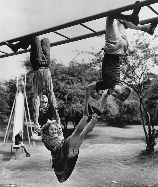 The Way We Were: 33 Vintage Photographs of Children Playing in the Past That We Could Have Lost Today _ US