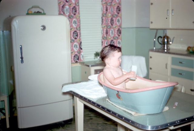 45 Cool Snaps Show What Kitchens Looked Like in the 1950s