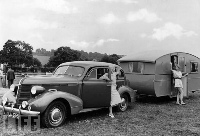 20 Vintage Photos That Show the Golden Age of Travel Trailers During the 1940s and 1950s