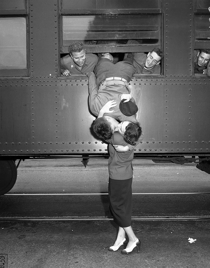 Love in the Time of War: Vintage Photos of Soldiers Sharing Last Kisses