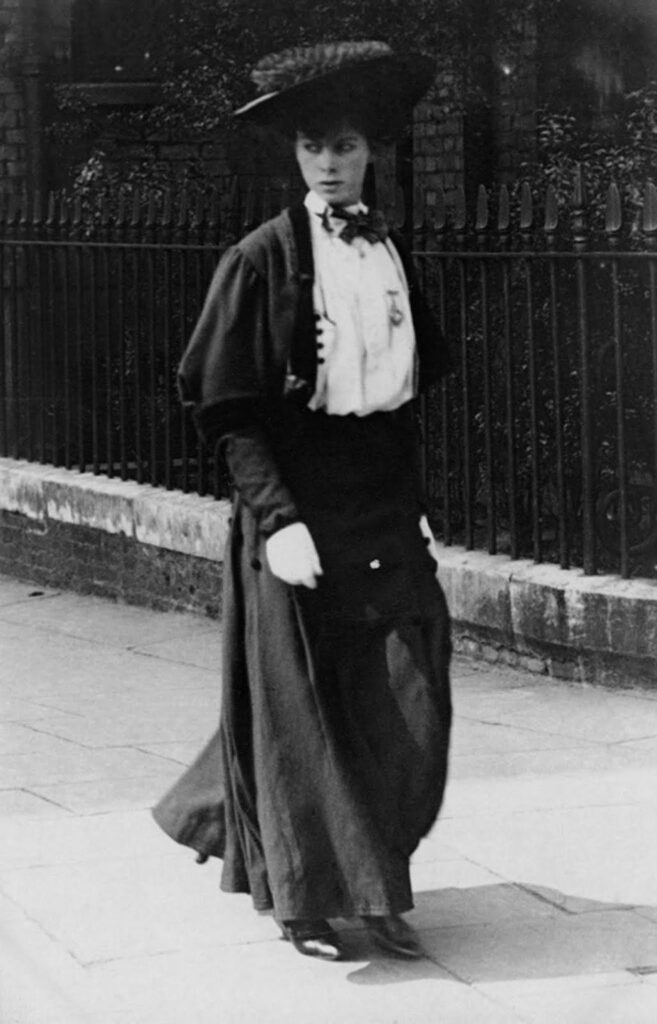 Amazing photos of London street style during Edwardian era, 1905-1908 – Rare Historical Photos