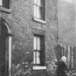 Knockers-up: Waking up the workers in industrial Britain, 1900-1941 – Rare Historical Photos