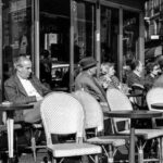 45 Fascinating Black and White Photos Capture Street Scenes of Paris in the Early 1970s