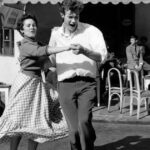 50 Fascinating Black and White Photographs Capture Street Scenes of Paris in the 1950s