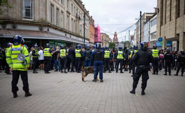 Shopkeepers reflect on the aftermath of a stand-off between far right and police in a town where they’ve ‘never had any trouble’_ml