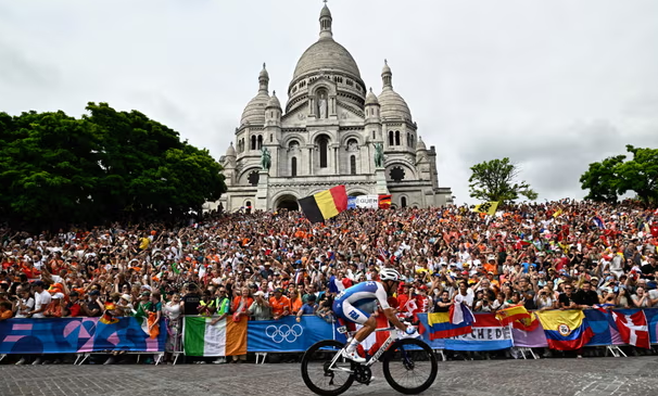 “Extreme Droite en France Se Tait Alors que les Jeux de Paris Redéfinissent le Véritable Patriotisme”