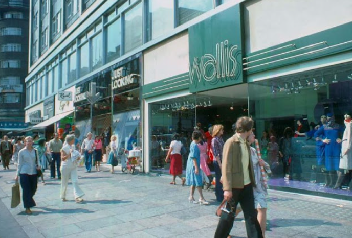 29 Color Snapshots of London’s West End in the Summer of 1976_ml