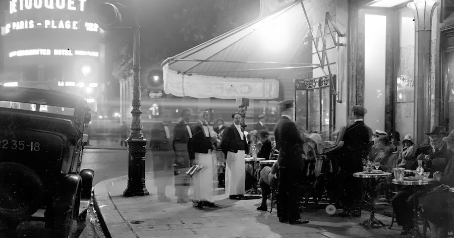 Magnificent Black and White Photos of Paris at Night