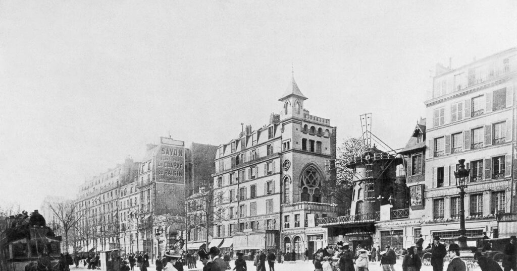 18 Rare and Amazing Vintage Photographs of the Moulin Rouge Cabaret and Its Can-Can Dancers From the 1890s to the 1930s