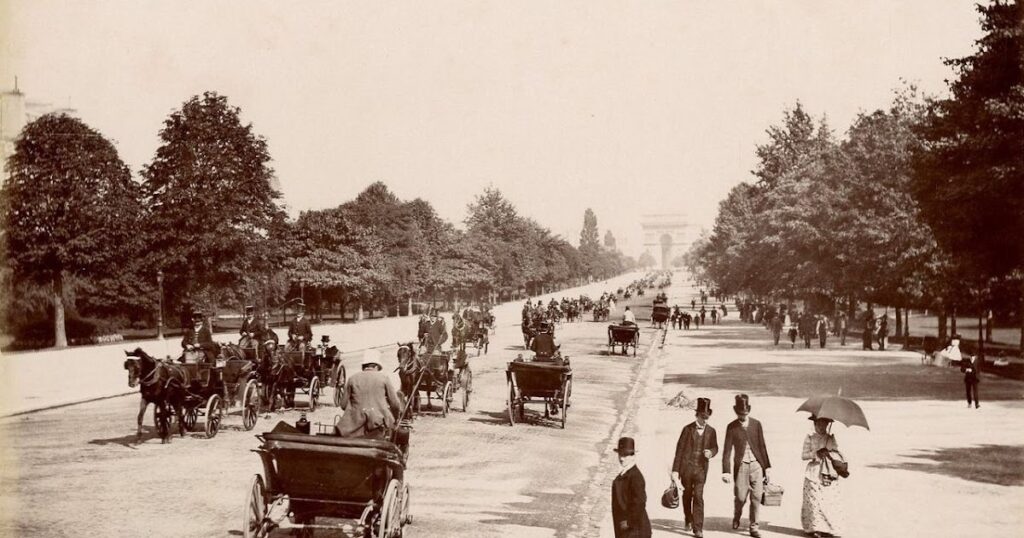 30 Amazing Vintage Photos of Paris in the 1900s