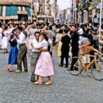 22 Impressive Kodachrome Photos That Document Everyday Life of Paris in the 1950s