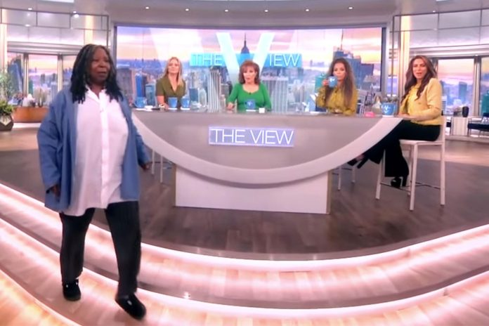 https://lindraht.uk/whoopi-goldberg-gets-heckled-live-on-air-during-taping-of-the-view-2/?fbclid=IwZXh0bgNhZW0CMTAAAR0iYj9OqCjhirZimRwlaf0GcvqsI70tnNYtbBJpmOhCtI-O-VlYeZPSGI8_aem_e0bb5nFLi8Mrvx1017_6Ng