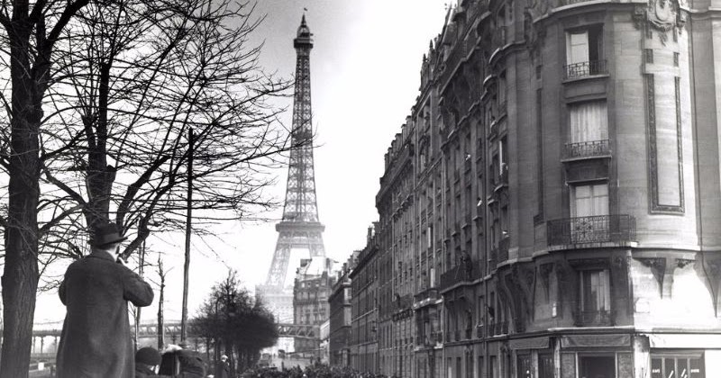 20 Fascinating Vintage Photographs That Show Paris Life in the 1920s