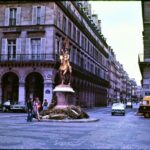 40 Amazing Color Photos Capture Street Scenes of Paris in the Late 1970s