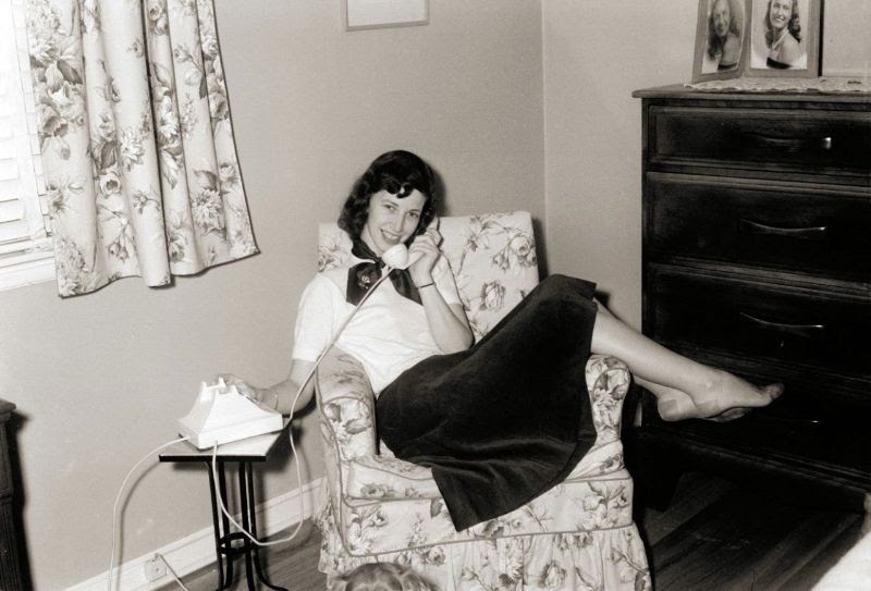 Vintage Photos of People With Telephones in the 1950s