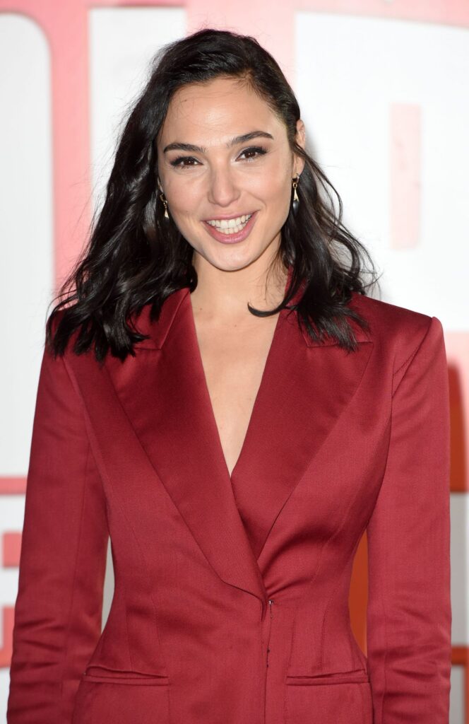 “Enchanting Disney-Inspired Elegance: Gal Gadot’s Stunning European Premiere Look” – celebknews6