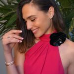 “Shining Bright: Gal Gadot’s Dazzling Presence steals the Show at ELLE Magazine’s Bash” – celebknews6