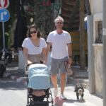 “Effortlessly Chic: Gal Gadot’s Fun Day in Tel Aviv” – celebknews6