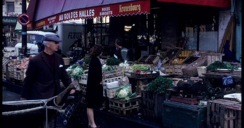 A Day at the Halles of Paris in 1968 Through Beautiful Kodachrome Photos